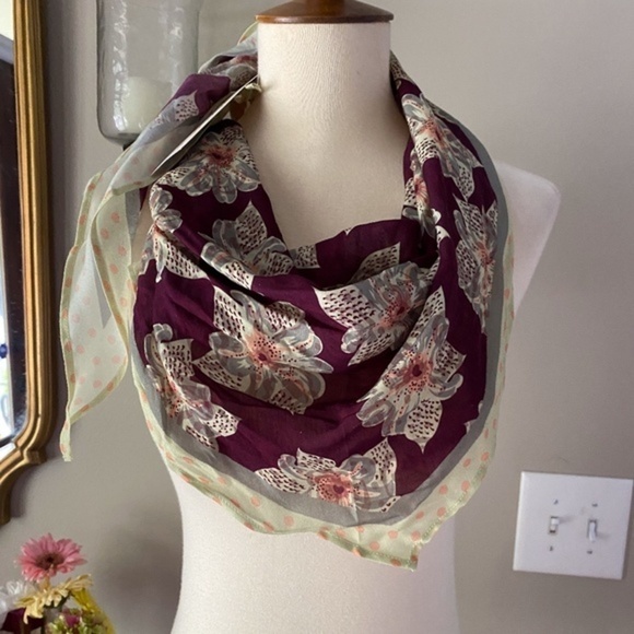 Anthropologie Vismaya Floral Triangle Scarf - Picture 2 of 8